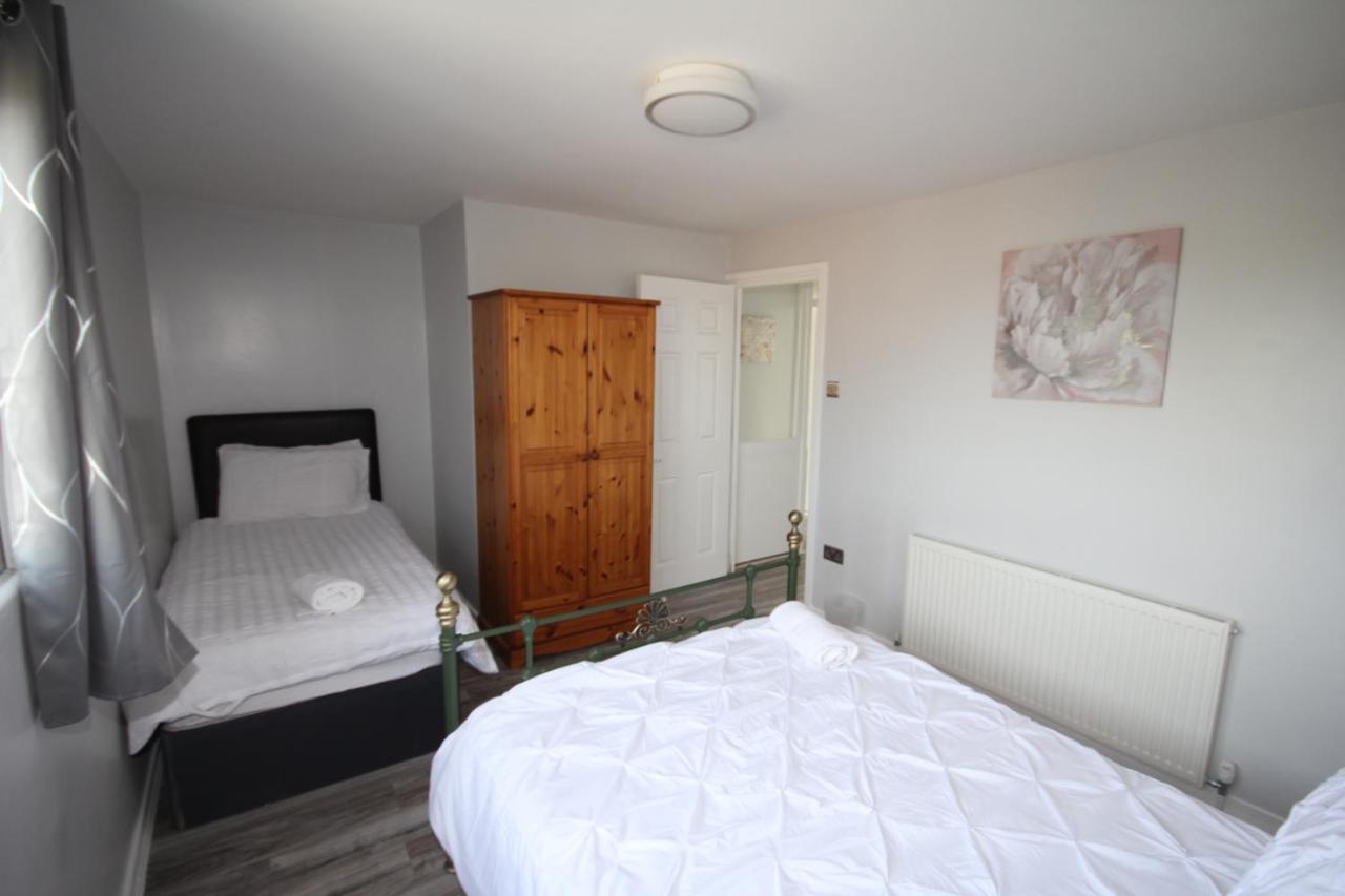 The Greatfields Drive * Hillingdon