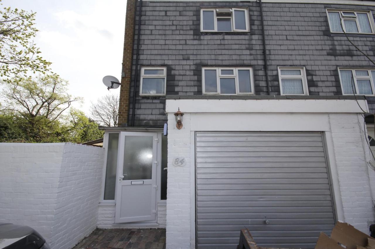 Holiday home The Greatfields Drive Hillingdon