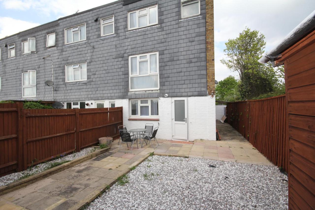 Holiday home The Greatfields Drive Hillingdon
